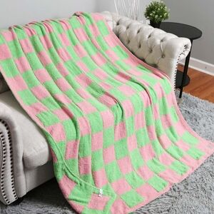 Green Pink CheckerBoard Patterned Two Tone Blanket Design Reversible Throw